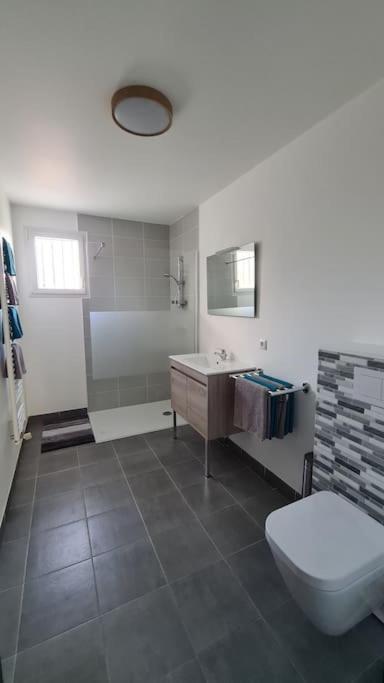Maison Neuve - Ty Thuya - 4 Personnes แซงต์-เมลัวร์-เดส์-ซงด์ ภายนอก รูปภาพ